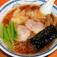 「わんたんめん（800円）」@らーめん でくの坊の写真