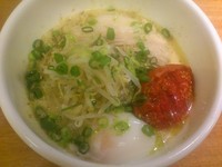 「チーズまぜ麺￥780＋温玉￥100＋ローストトマト￥100」@アイバンラーメンPlusの写真