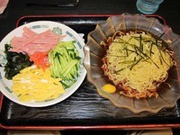 「黒酢しょうゆ冷し麺　490円」@日高屋 上野広小路店の写真