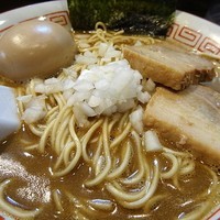 「濃厚中華ソバ（エソ×ばいかん鯖×片口鰮×小鯵）+ゾノ玉」@中華ソバ みなみの写真