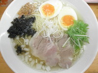 「地球の塩ラーメン(半熟塩玉子入り)　「800円」」@昭和歌謡ショーの写真