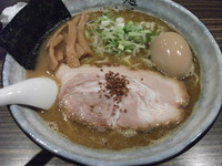 「味玉醤油らあめん」@麺屋 利休の写真