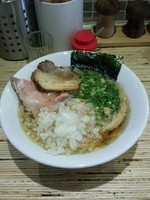 「醤油煮干そば」@NOODLE STOCK 鶴おかの写真