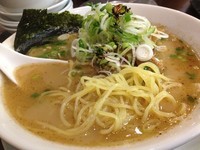 「白湯魚介らーめん 780円」@ちょもらんま 門前仲町店の写真