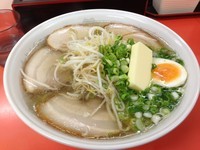 「塩ラーメン（バター入）」@ひだるか屋の写真