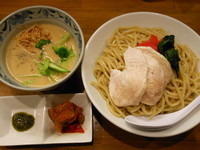 「夏野菜とチキンの冷製クリームつけ麺（大盛）」@麺屋 蕃茄の写真