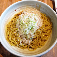 「まぜそば➕麺二玉」@梨の花の写真