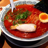 「赤豚骨」@丸源ラーメン 草加店の写真