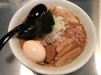 「濃厚らーめん（細麺）＋味玉」@三代目 狼煙の写真