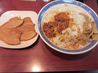 「まぜそば＋子豚（８００＋１５０＝９５０円）」@匠神角ふじ 柏店の写真