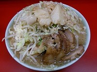 「小豚ラーメン アブラ ニンニク少し」@ラーメン二郎 中山駅前店の写真