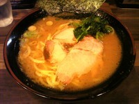 「ラーメン かため」@神田ラーメン わいず 神田本店の写真