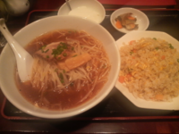 「ラーメン＋半チャーハン［定食］」@中国家常菜 同心房の写真