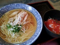 「軍鶏そば＋タラバガニ炊き込みご飯」@麺屋こうじの写真