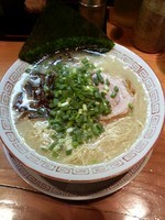 「長浜らーめん(麺硬め)650円」@博多長浜らーめん 六角堂 清新店の写真