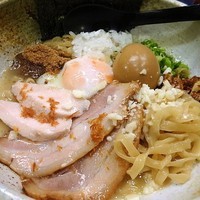 「鶏白湯まぜそば+味玉+ライス（小）」@三代目麺処 「まるは」極 船橋店の写真