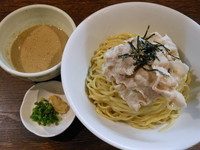 「冷やしゴマつけめん（大盛３００g）」@伝家 志木店の写真