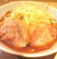 「らーめん＋油多め」@らーめん 陸 尾山台店の写真