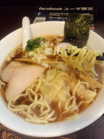 「〖限定〗イカと煮干の黒いそば800円」@おおぜき中華そば店の写真