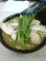 「塩チャーシューメン中盛り950円」@横浜ラーメン 三代目家の写真