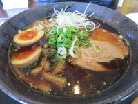 「こがし醤油らーめん大盛り 半ライス 700円」@伝丸 野田店の写真