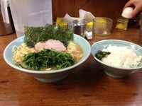 「らーめん中盛り ほうれん草増し」@横浜ラーメン 武蔵家 成増店の写真