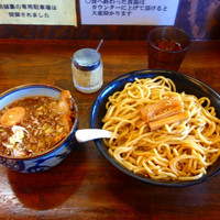 「特製つけ麺＋半肉増し＋タマネギ増し＋ネギ増し＋ニンニク」@濃厚つけ麺 茜堂の写真