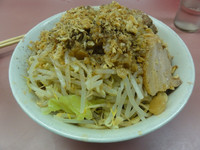 「ラーメン（汁なし・野菜ちょいマシ）」@ラーメン荘 おもしろい方への写真