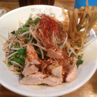 「辛アブラソバ、辛バージョンニラでスタミナUP（火曜日限定）」@鶏そばムタヒロの写真