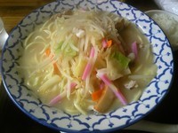 「ちゃんぽん＋小ライス(無料)」@ちゃんぽん 由丸 品川港南店の写真