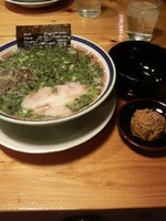「赤オニねぎらーめん(麺バリカタ)900円」@博多長浜らーめん 田中商店の写真