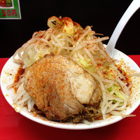 「辛ラーメン 並+ヤサイニンニク」@びんびん豚の写真