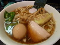 「イカと煮干の黒いそば＋味玉」@おおぜき中華そば店の写真