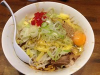 「まぜそばMIX（並盛り、極太つるコシ麺）、880円」@ラーメンアキラの写真