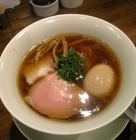 「醤油拉麺＋半熟煮玉子」@創作麺工房 鳴龍の写真