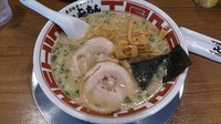 「東京豚骨ラーメン(中)_650円」@屯ちん 赤坂見附店の写真