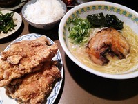 「からこ定食(からこラーメン+唐揚げ3個+ごはん)¥870」@からこの写真