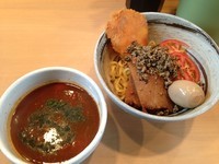 「トマトカレーつけ麺 ～バジ挽肉とカリカリチーズのせ～」@麺味庵 和（NAGOMI）の写真