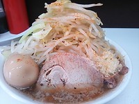 「ラーメンヤサイニンニク味玉のせ」@ぶたまるの写真