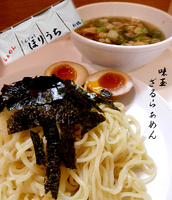 「ざるらぁめん（200g）＋煮玉子(800円)」@らぁめん ほりうち 新橋店の写真