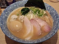 「特製濃厚魚介らーめん＋缶ビール」@麺屋 一燈の写真