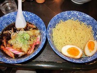 「肉ワンタンつけ麺580円＋麺中盛50円＋味玉80円」@肉厚わんたん麺と手作り焼売 ら麺亭 浅草支店の写真