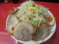 「ラーメン並＋ヤサイ＋ニンニクＷ￥600＋子豚￥150」@びんびん豚の写真