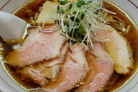 「らーめん＋豚チャーシュー３枚」@らーめん かねかつの写真