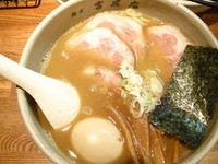 「味玉らーめん＋チャーシュー」@麺屋吉左右の写真