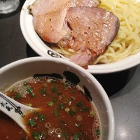 「つけ麺（白）中盛　750円」@麺屋武蔵 武骨相傳の写真