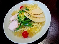 「限定 冷製淡麗中華そば」@中華そば 輝羅の写真