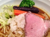 「【限定】夏の冷やしの陣2/5弾　冷やし彩花カレーラーメン」@はりけんラーメンの写真