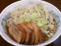 「豚増しらーめん（野菜増し）」@らーめん陸の写真