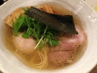 「塩ラーメン➕煮卵」@<真>卓朗商店の写真